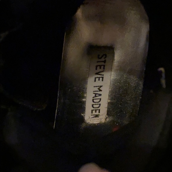 Steve Madden Size 5 zip up wedge sneaker - Picture 3 of 5